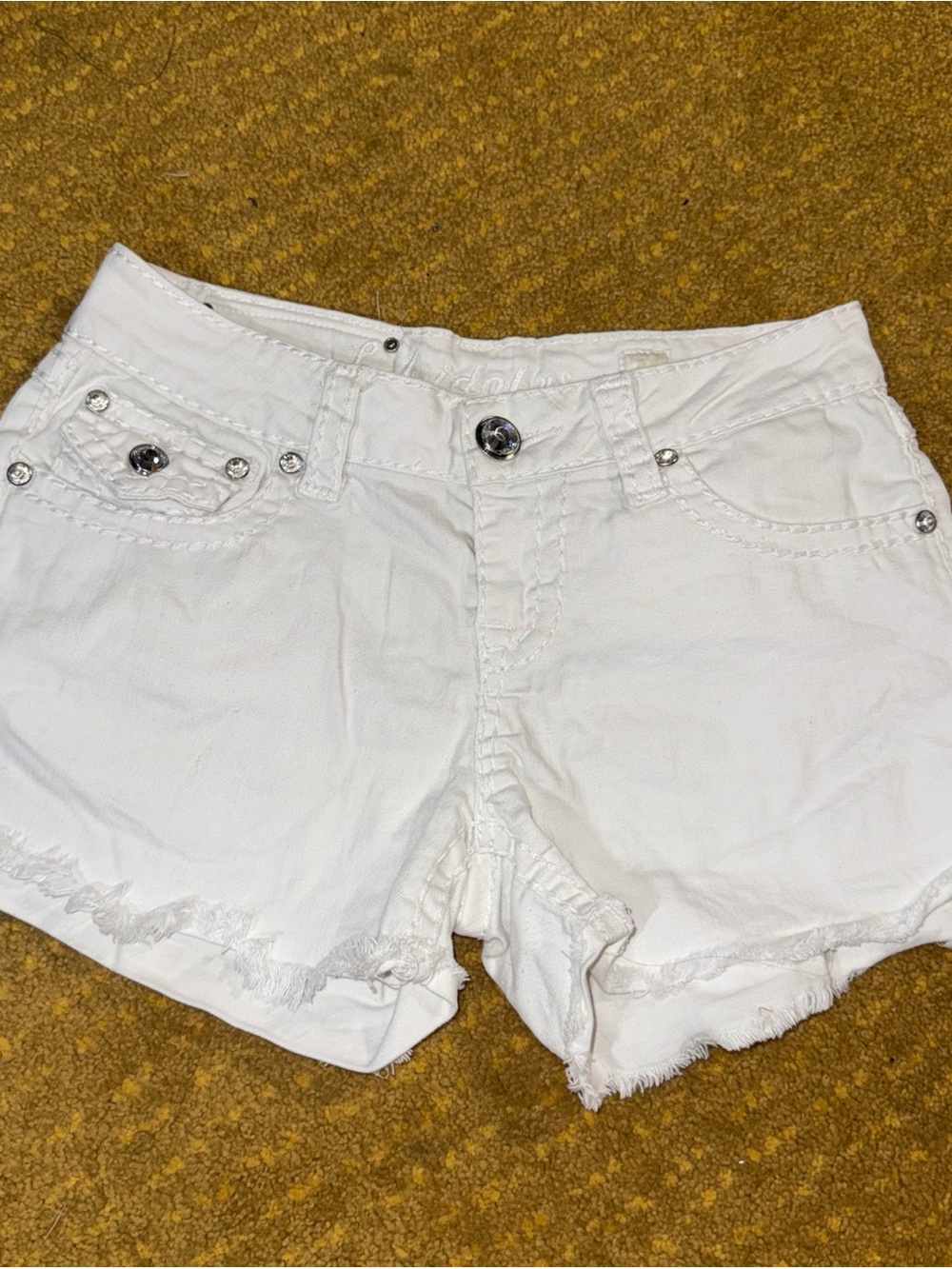 L.A. idol White Denim Frayed Cutoff Shorts